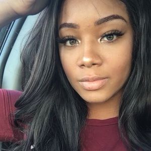 Meet your Posher, Alisha